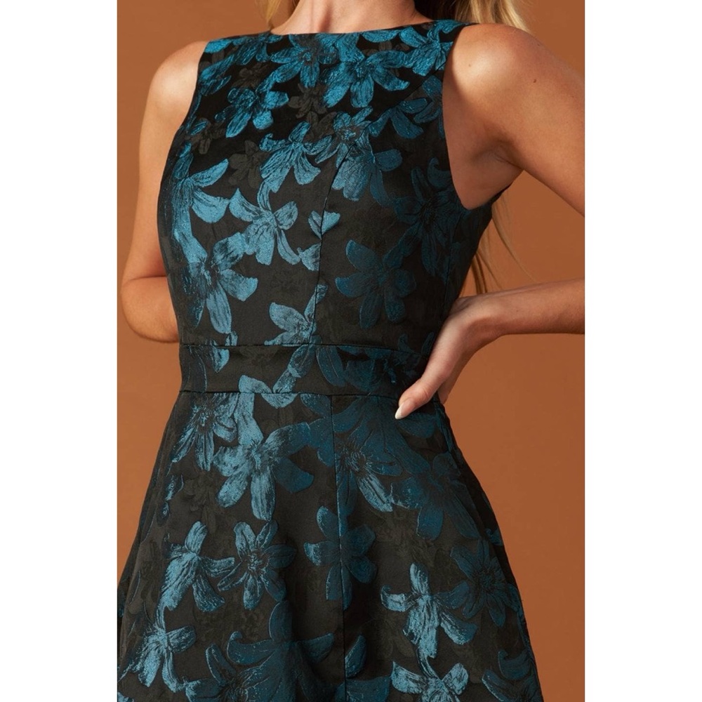 Textured Woven Midi Dress - Picture 6 of 6